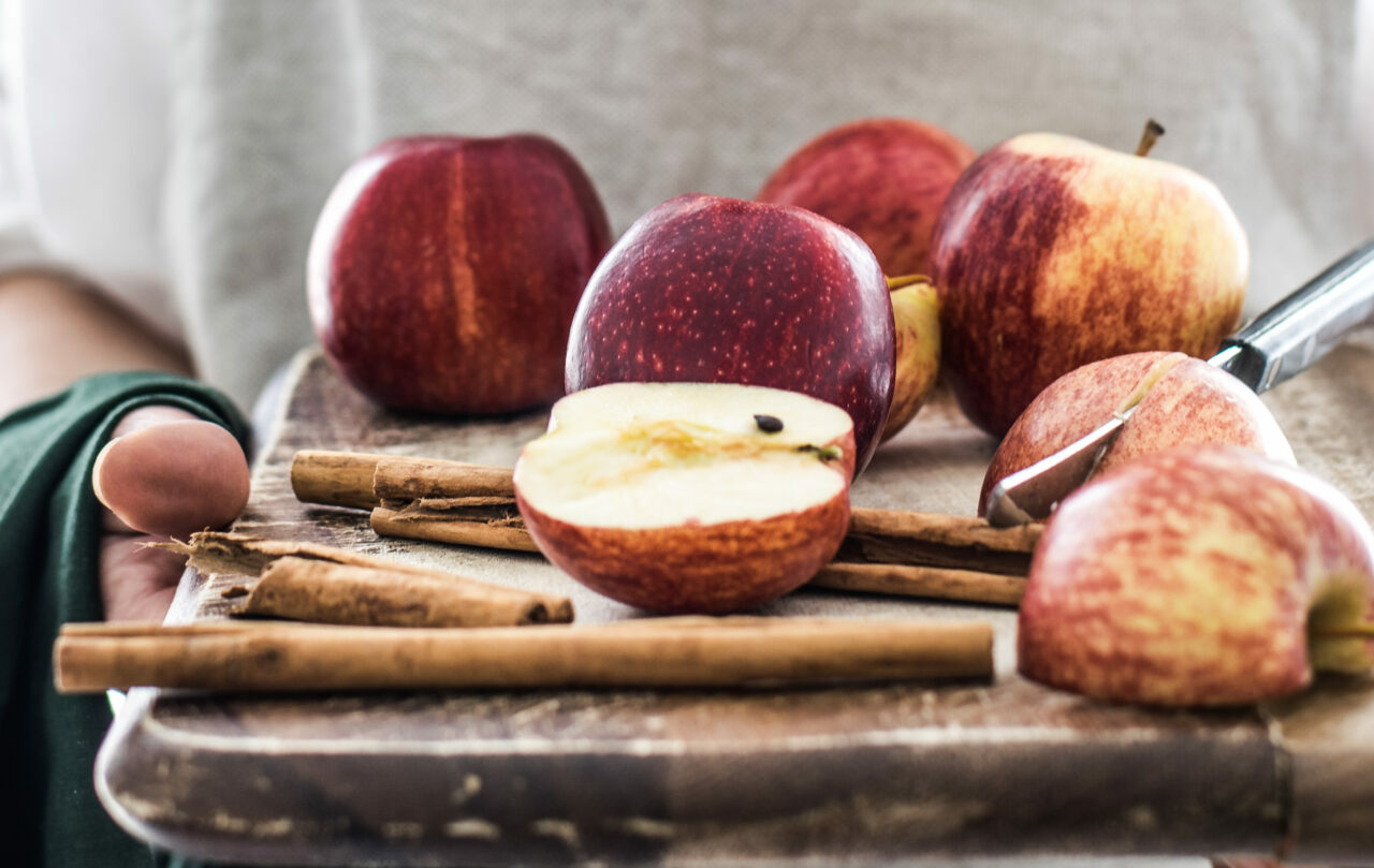 Äpfel und Gewürze